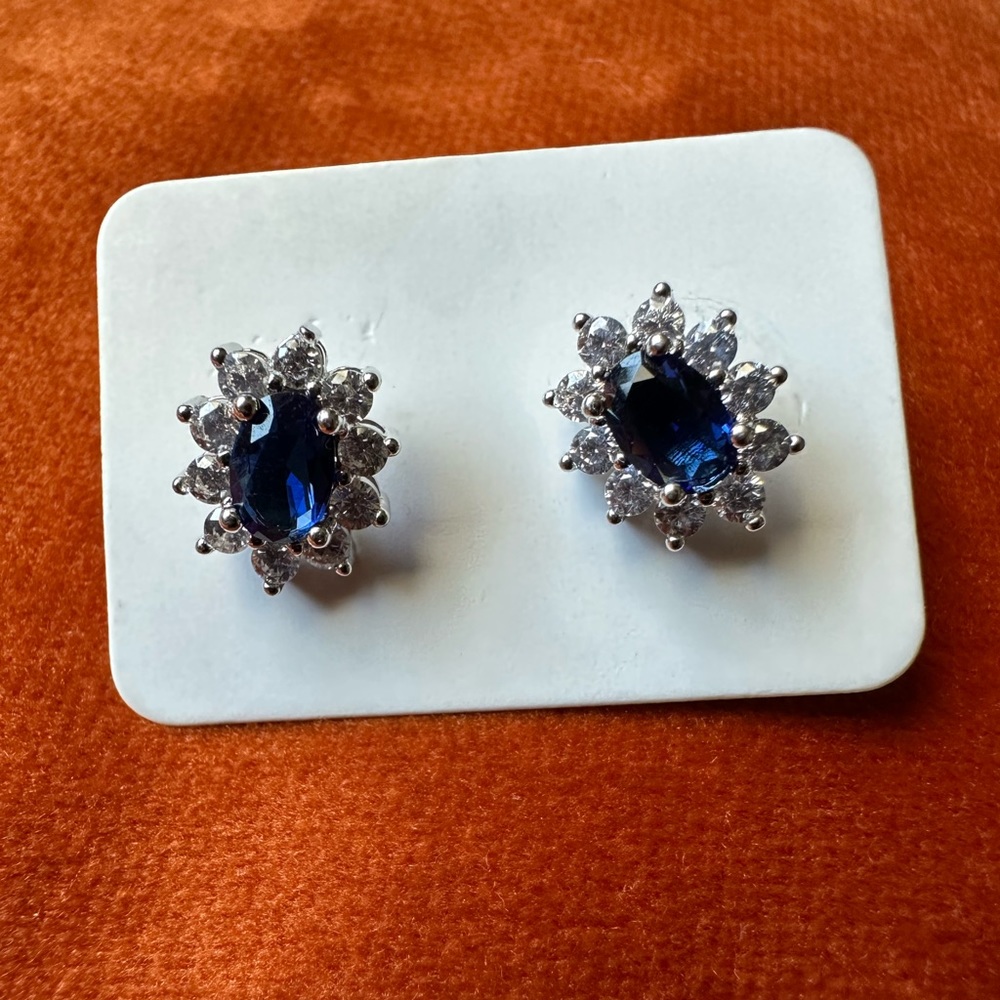 925 Sterling Silver Blue Created Sapphire Simulated Emerald stud earrings. NEW!!